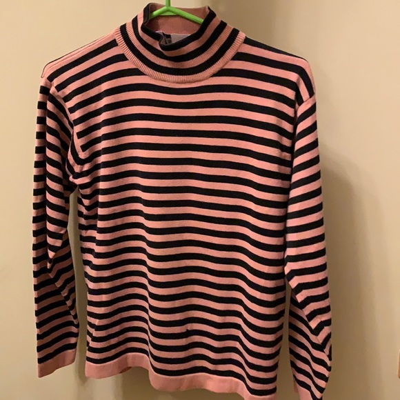 3/$30 Pretty Vintage Stretchy Sweater - Picture 1 of 5